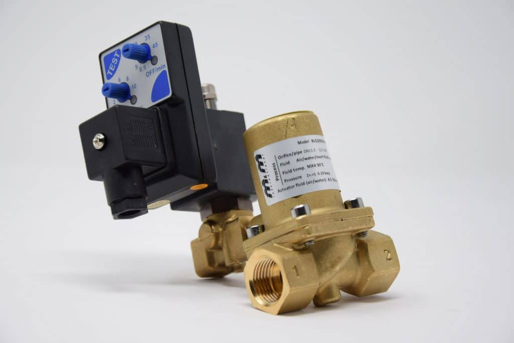 Scarico di condensa temporizzato M&M con valvola a comando pneumatico G.1/2" tensione bobina 230VAC 50/60Hz