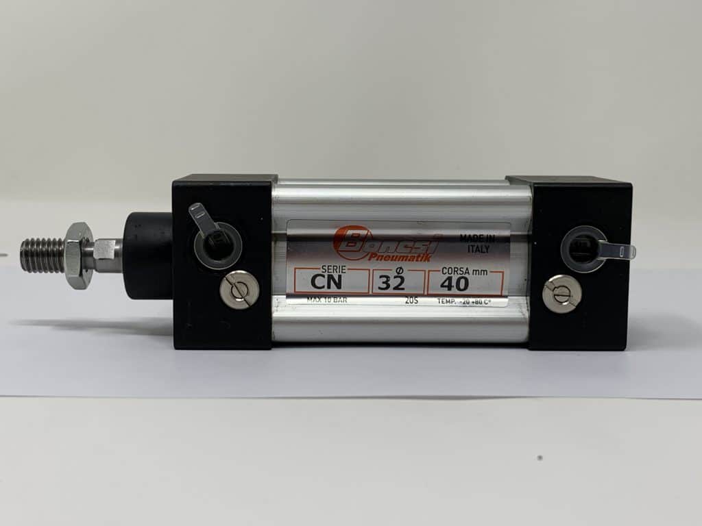 Cilindro Pneumatico doppio effetto CNOMO d.32 corsa 40 tipo CN3240