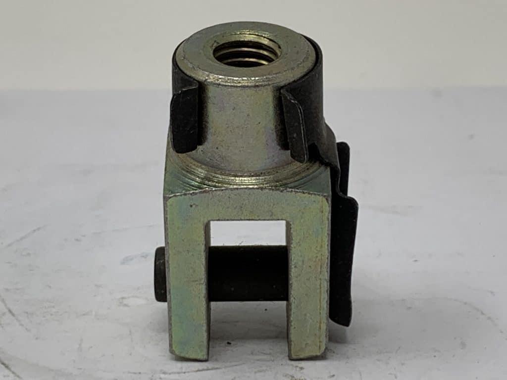 Forcella femmina CNOMO tipo 00903 per cilindro diam. 32