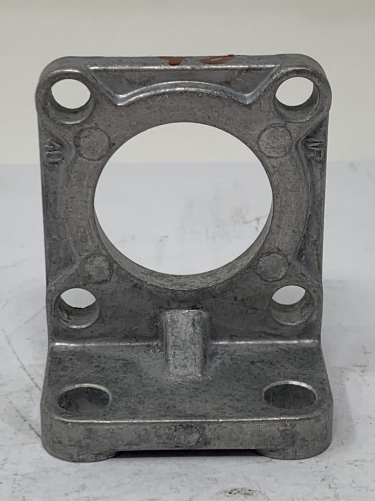 Piedino anteriore / posteriore CNOMO tipo 00503 per cilindro diam. 32