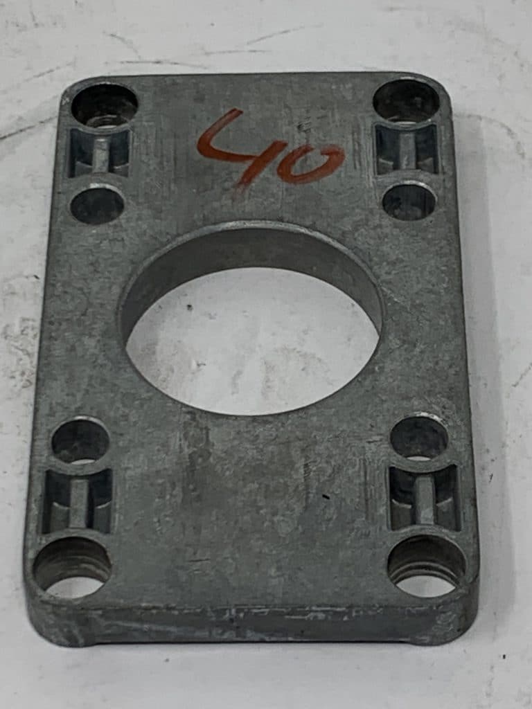 Flangia anteriore / posteriore CNOMO tipo 00104 per cilindro diam. 40
