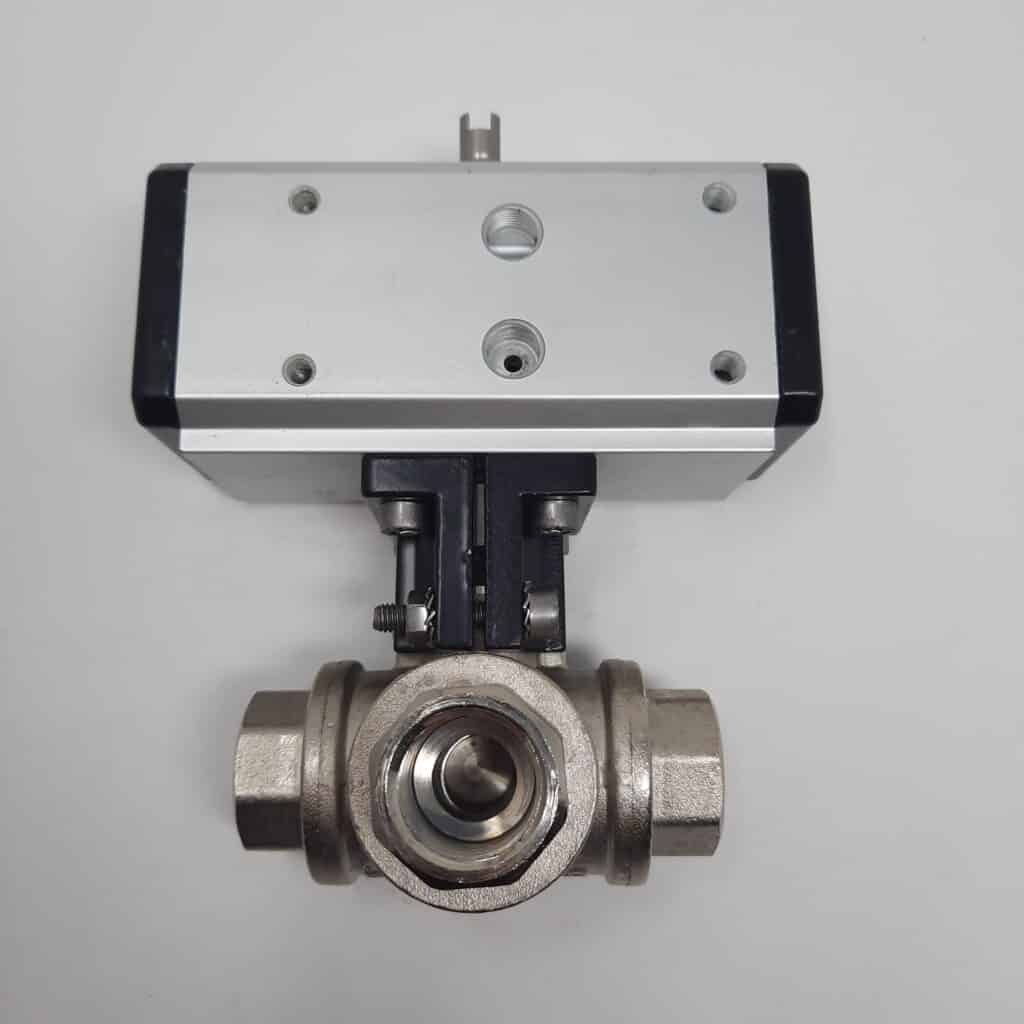 Valvola sfera in ottone nichelato 3 vie a T G.1/2” con attuatore pneumatico doppio effetto
